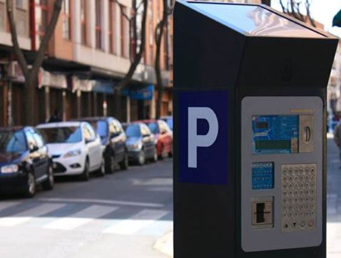 Pagar por aparcar es lo que más molesta a los conductores españoles