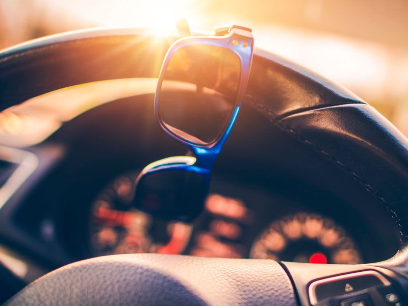 Cómo elegir las gafas de sol adecuadas para conducir en verano