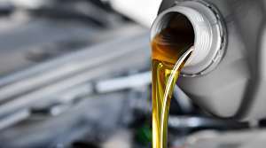¿Qué temperatura debe tener el aceite para que lubrique correctamente el motor?