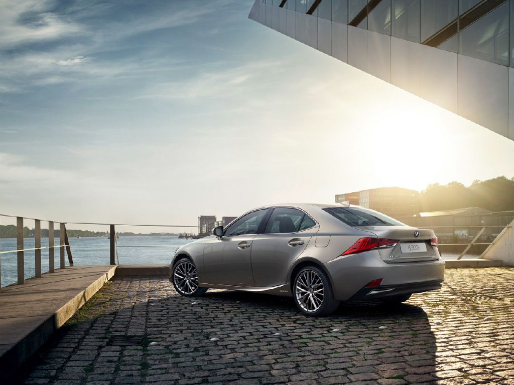 Lexus IS 300h
