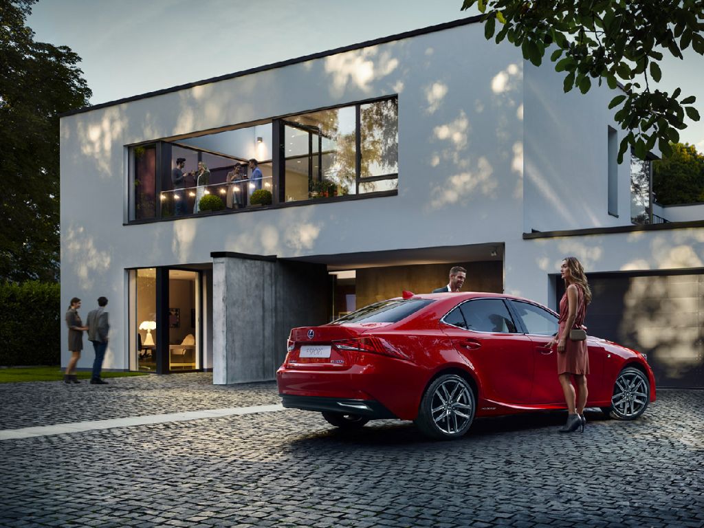 Lexus IS 300h
