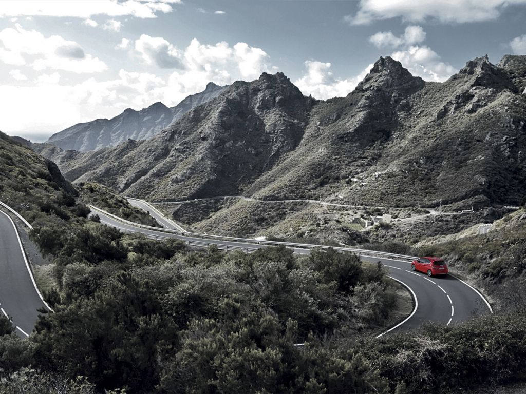 PEUGEOT 208 GTI