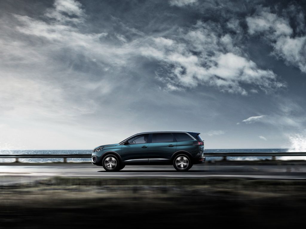 PEUGEOT Novo 5008 SUV