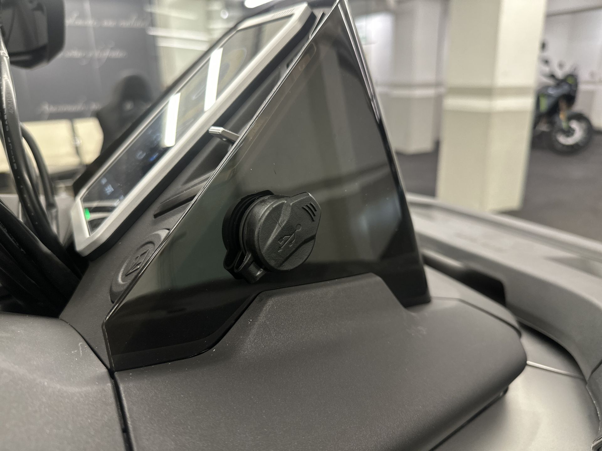 Benda Redstone 550 R2 DL+ EPS (T3)