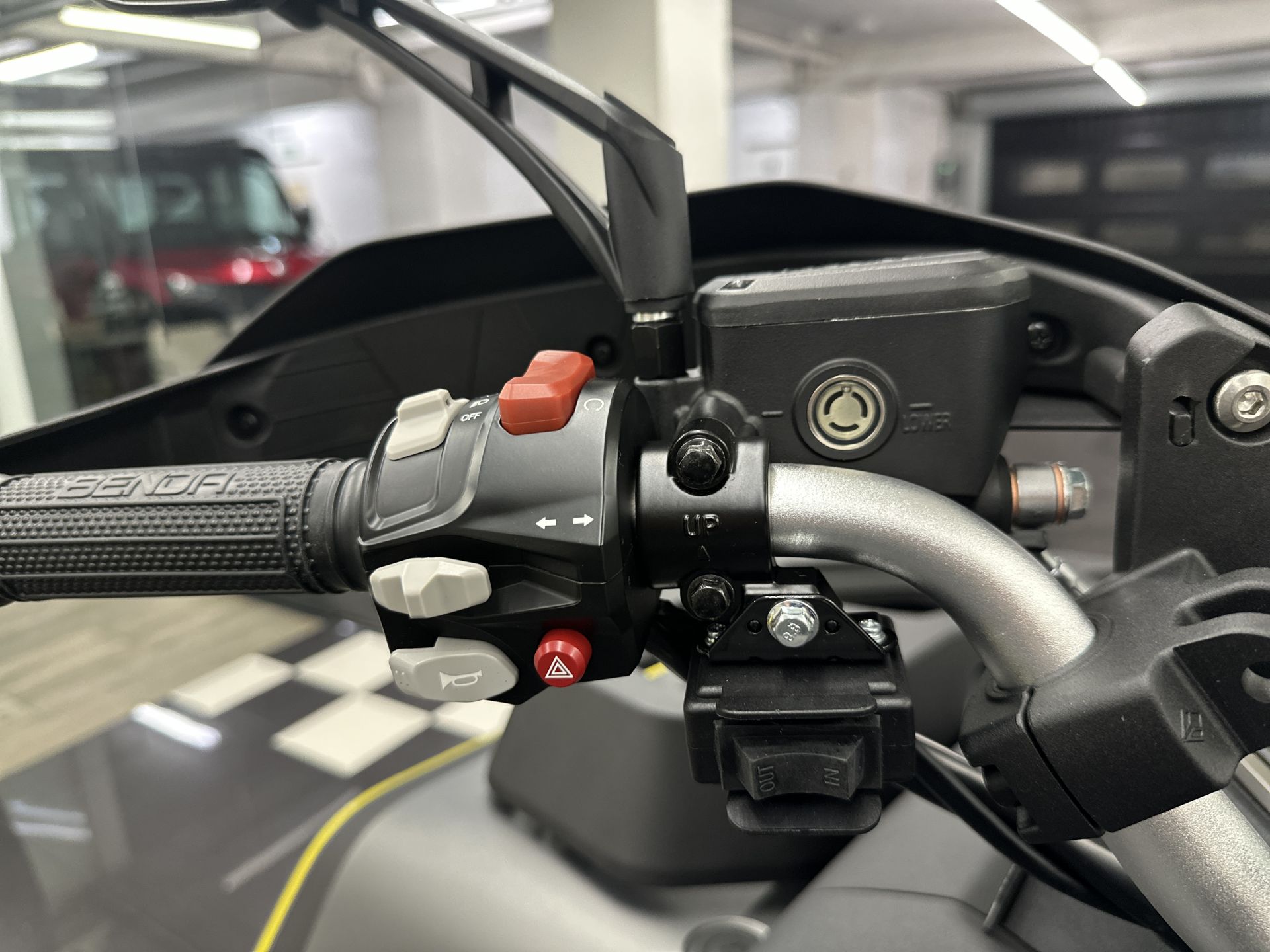 Benda Redstone 1000 R2 + EPS (T3-ROMA)