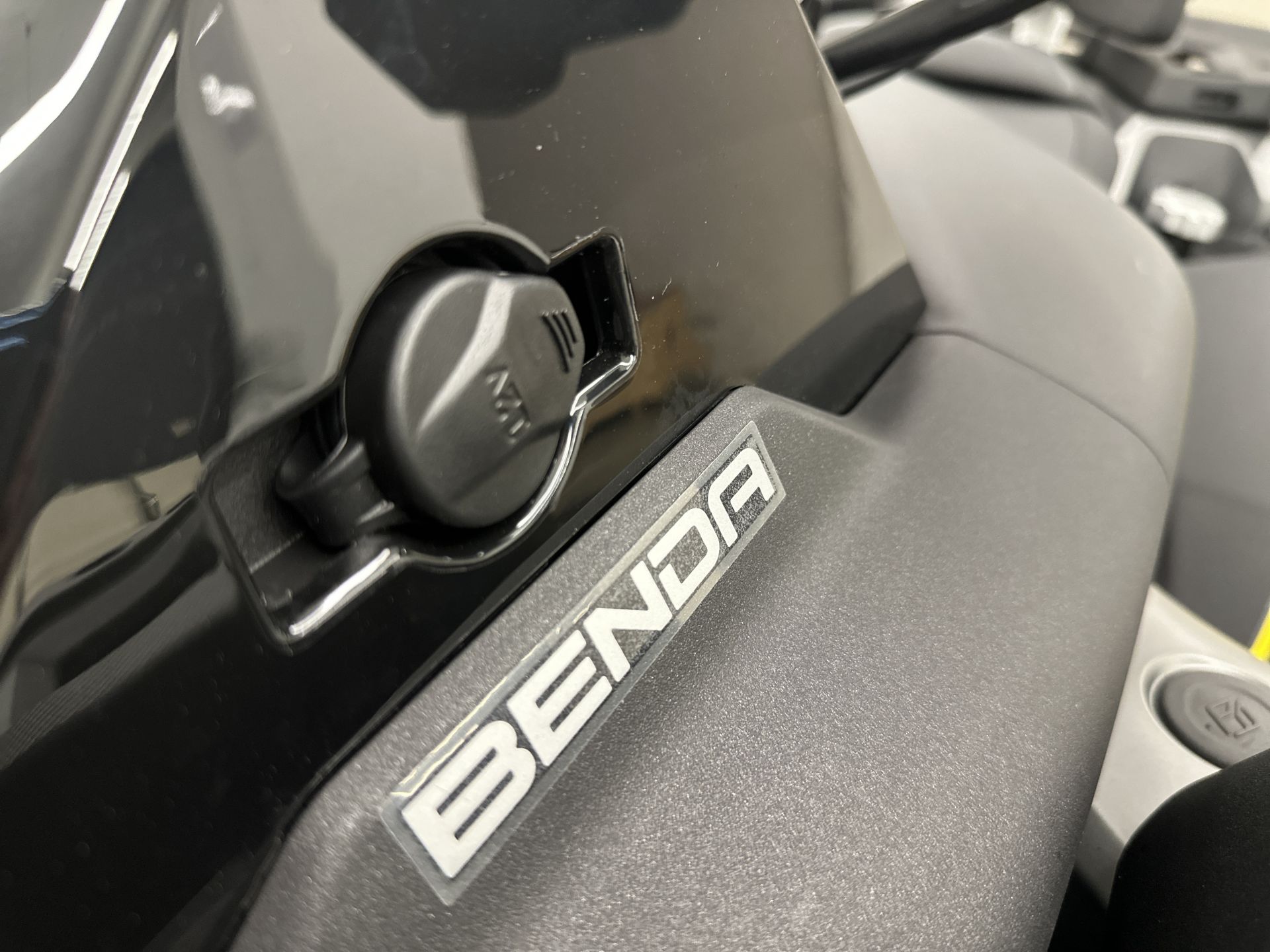 Benda Redstone 1000 R2 + EPS (T3-ROMA)
