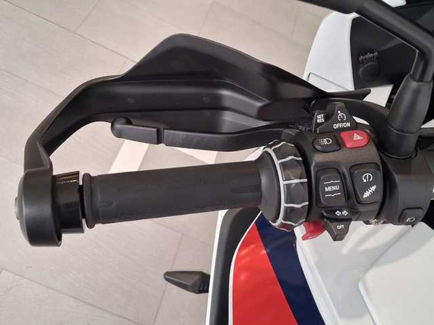 BMW S 1000 XR