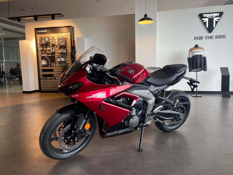 Triumph DAYTONA 660