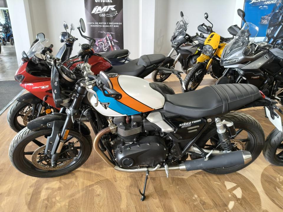 Triumph SPEED TWIN 900