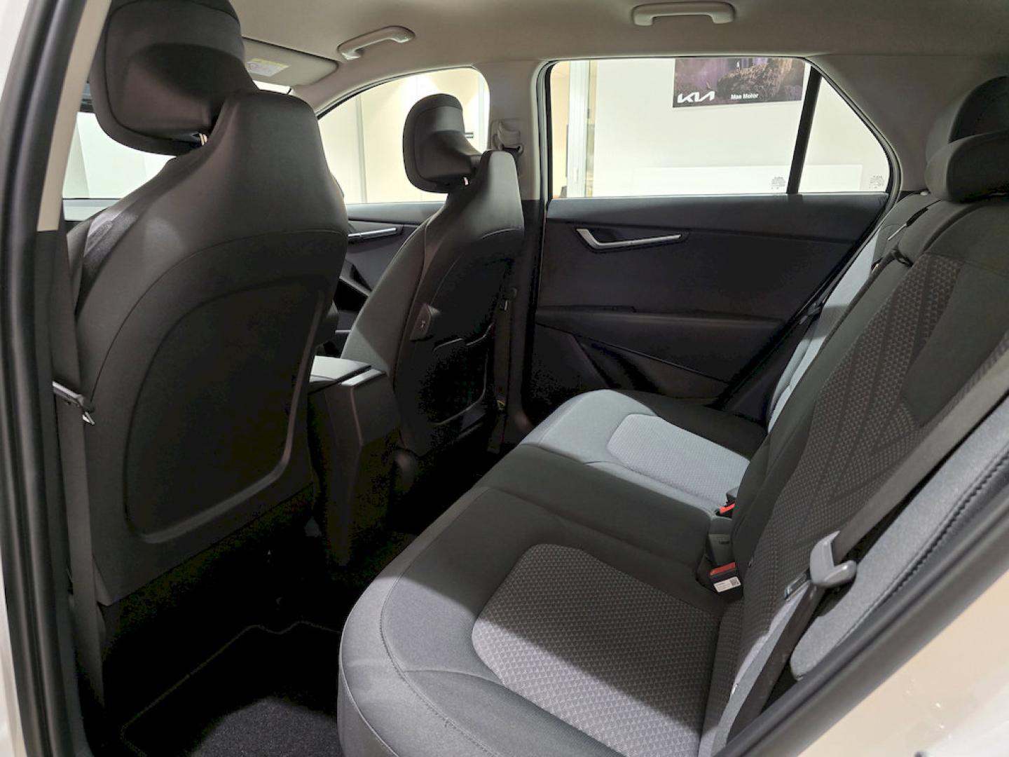 Kia Niro 1.6 GDi HEV 95kW (129CV) Concept