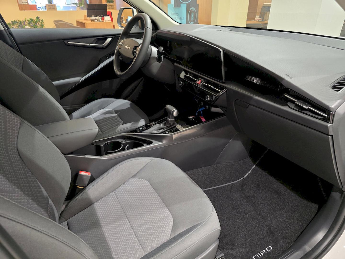 Kia Niro 1.6 GDi HEV 95kW (129CV) Concept