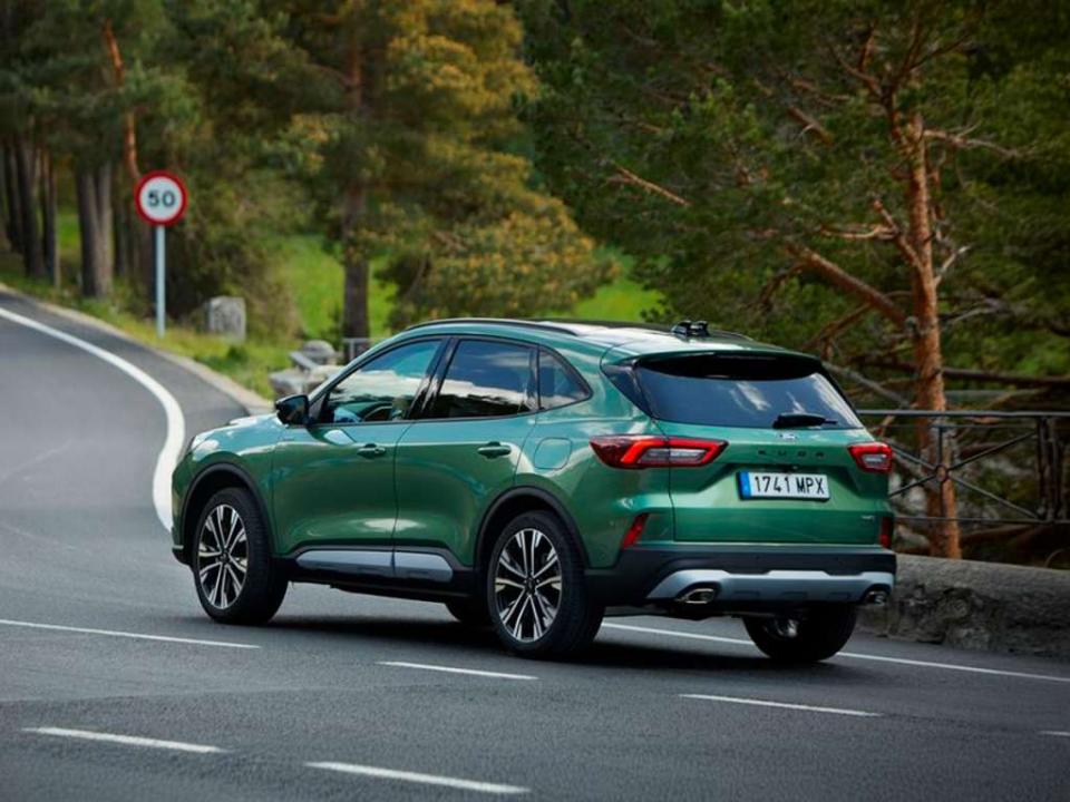Ford Kuga Titanium 2.5 Duratec FHEV 132kW Auto