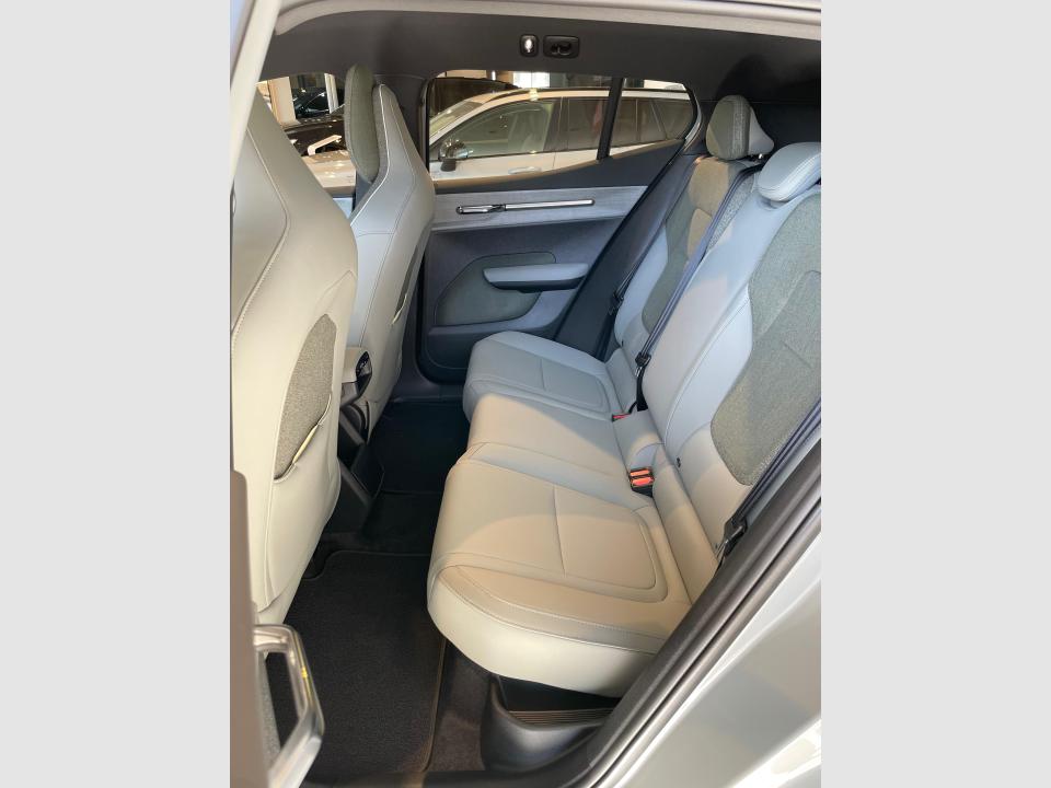 Volvo EX30 BEV 69KWH TWIN MOTOR ULTRA CC AWD 428 5P