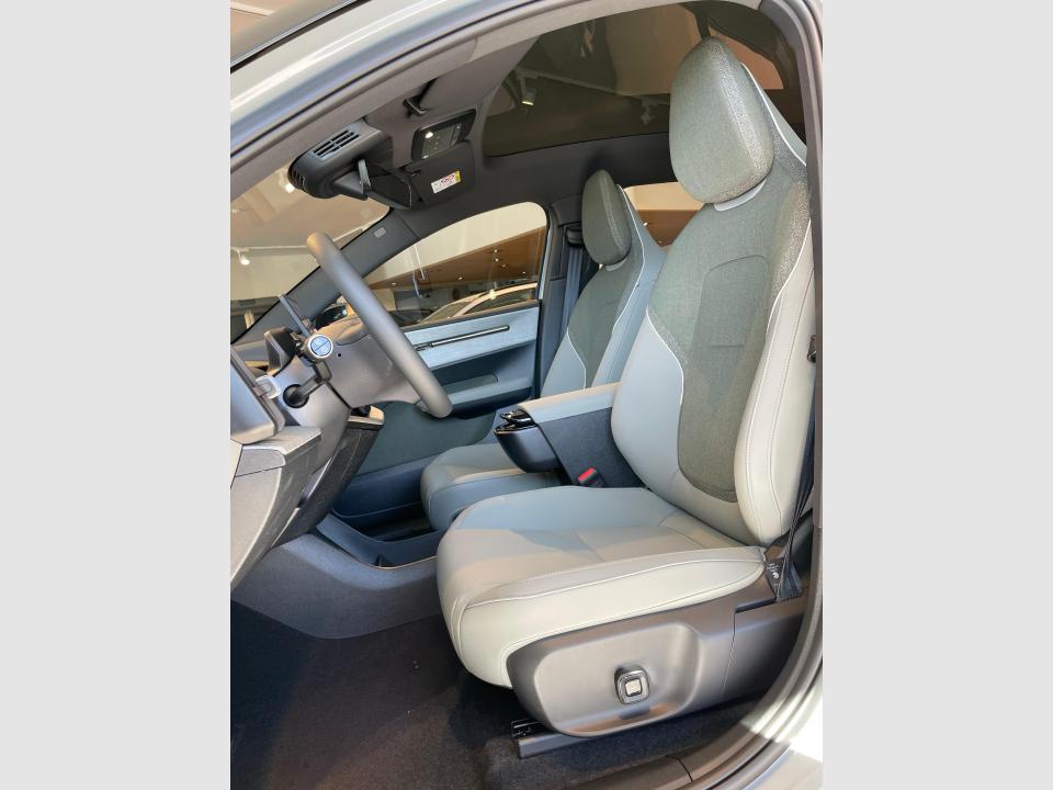 Volvo EX30 BEV 69KWH TWIN MOTOR ULTRA CC AWD 428 5P