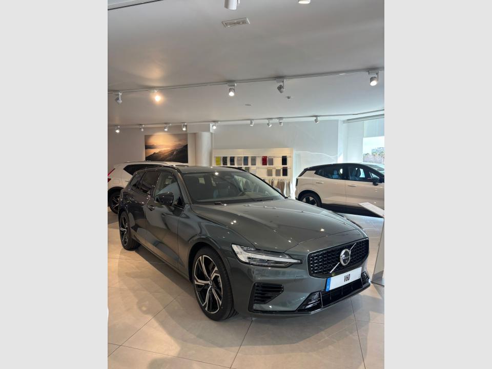 Volvo V60 2.0 T6 PHEV PLUS DARK AUTO 4WD 350 5P