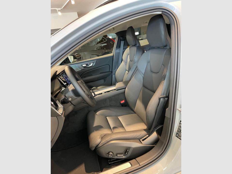 Volvo V60 2.0 B4 P MHEV CORE AUTO 197 5P