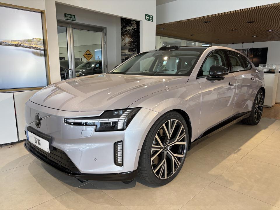 Volvo ES90 BEV 92KWH RECHARGE ULTRA 333 5P