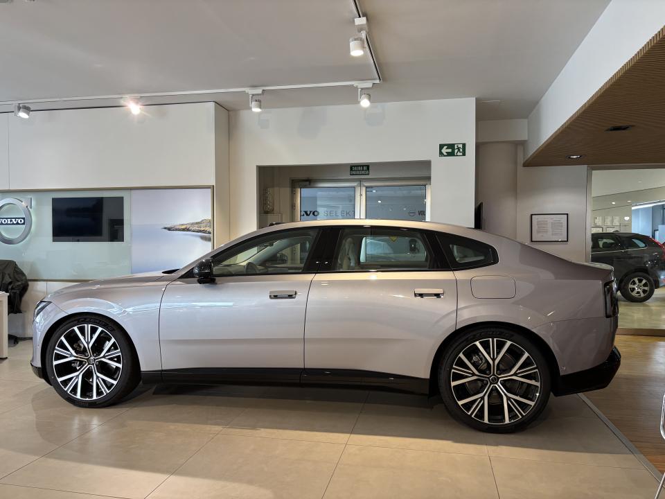 Volvo ES90 BEV 92KWH RECHARGE ULTRA 333 5P