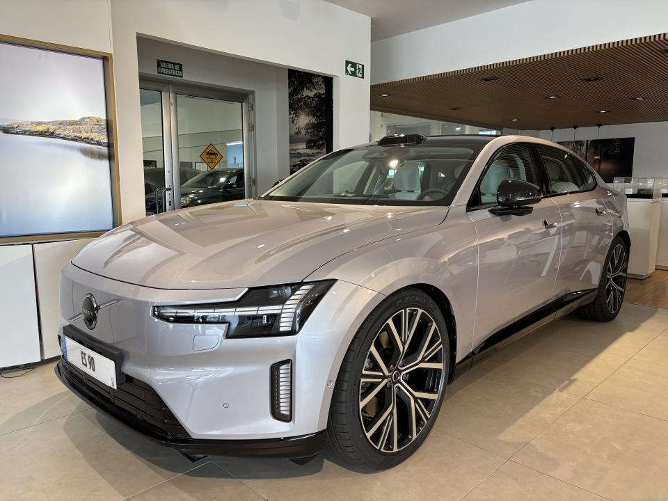 Volvo ES90 BEV 92KWH RECHARGE ULTRA 333 5P