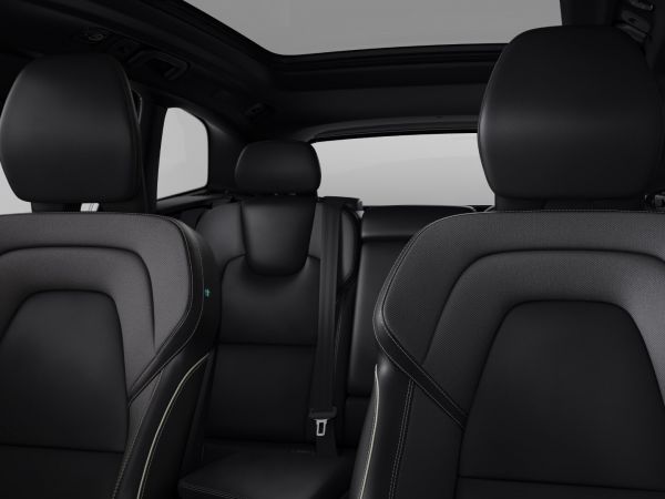Volvo XC60 2.0 T6 AWD Recharge Plus Black Ed AT