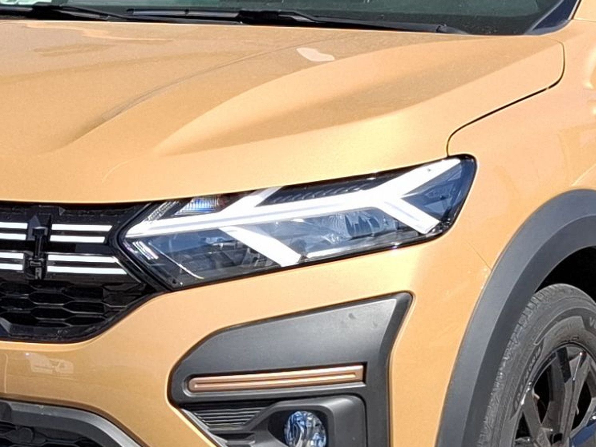 Dacia Sandero TCe 90 Stepway Extreme — photo 3