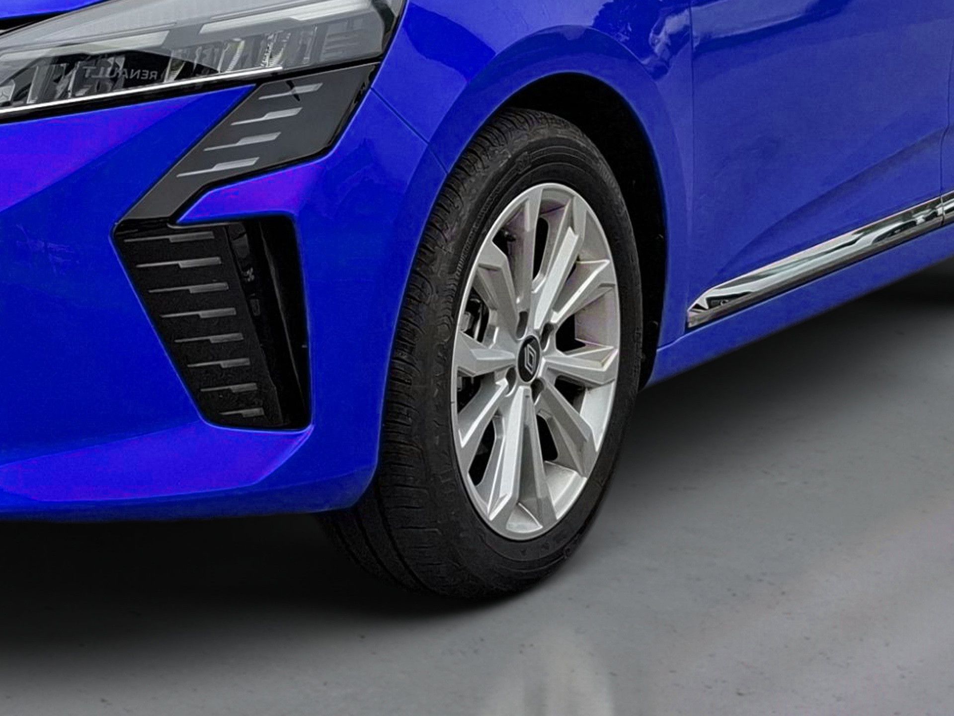 Renault Clio TCe 100 Bi-Fuel Evolution — photo 5