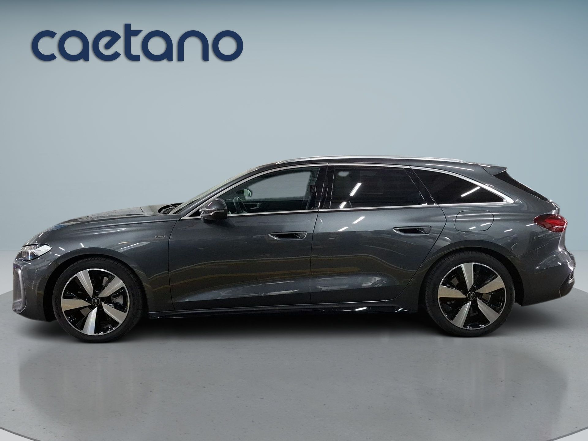 Audi A5 e-hybrid quattro 220 kW Avant — photo 2