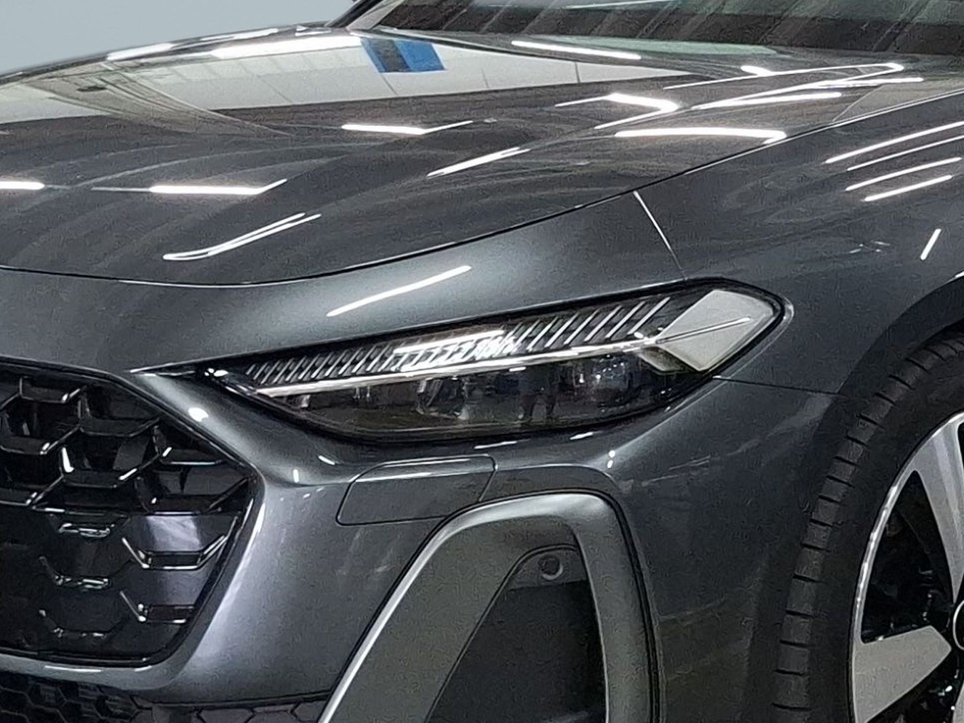 Audi A5 e-hybrid quattro 220 kW Avant — photo 3