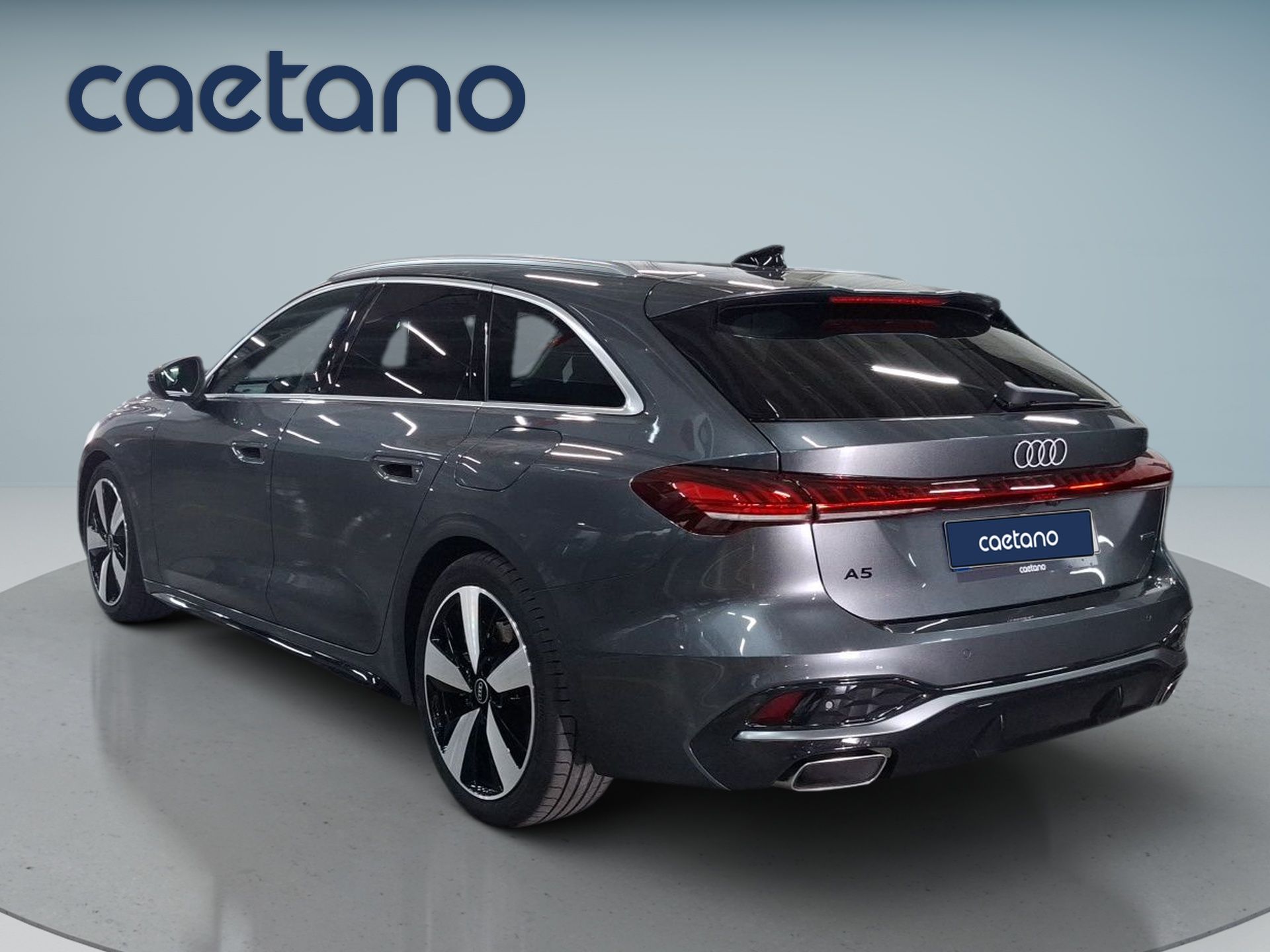 Audi A5 e-hybrid quattro 220 kW Avant — photo 4