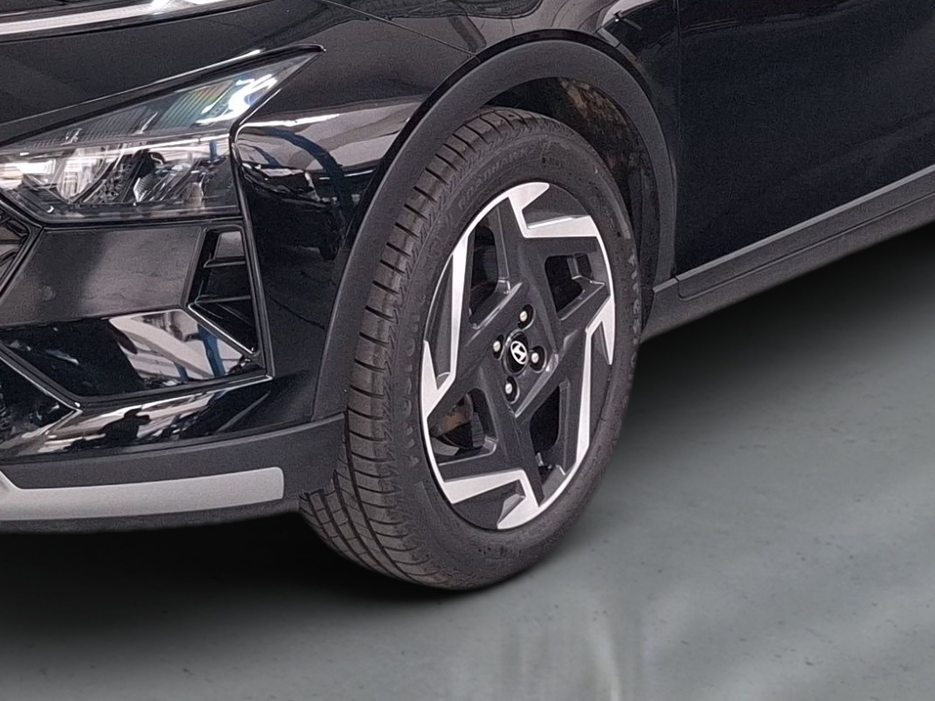Hyundai Bayon 1.0 T-GDi DCT Premium MY25 — photo 3