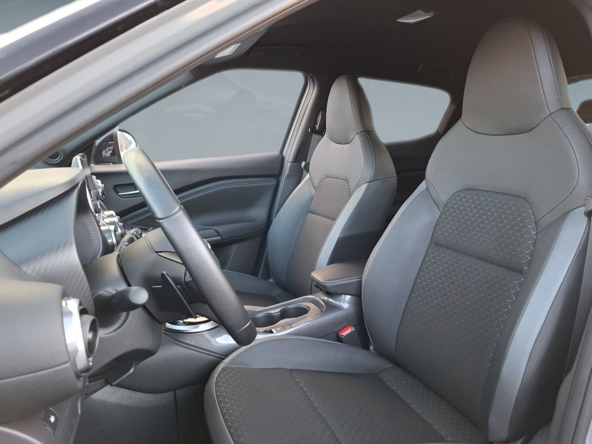 Nissan JUKE 1.0 DIG-T 114cv N-Connecta TT DCT — photo 5