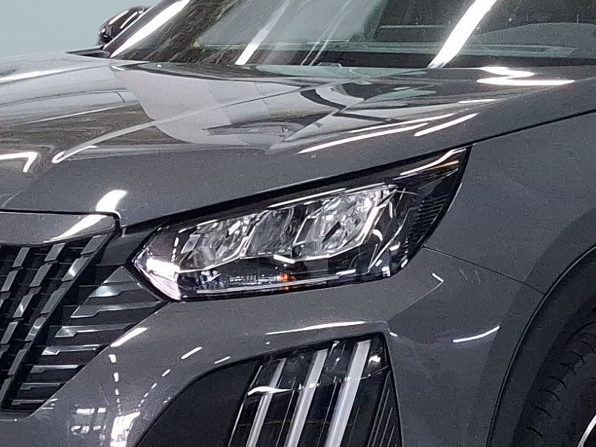 Peugeot 2008 1.2 100 cv Allure CVM6 — photo 5