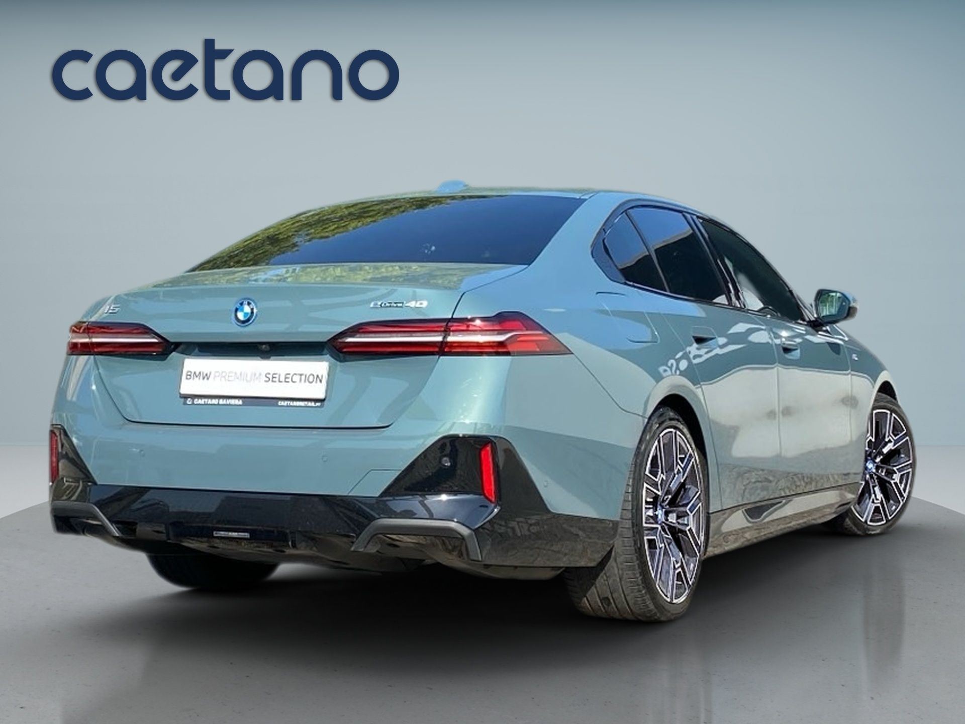 BMW i5 eDrive40 — photo 3