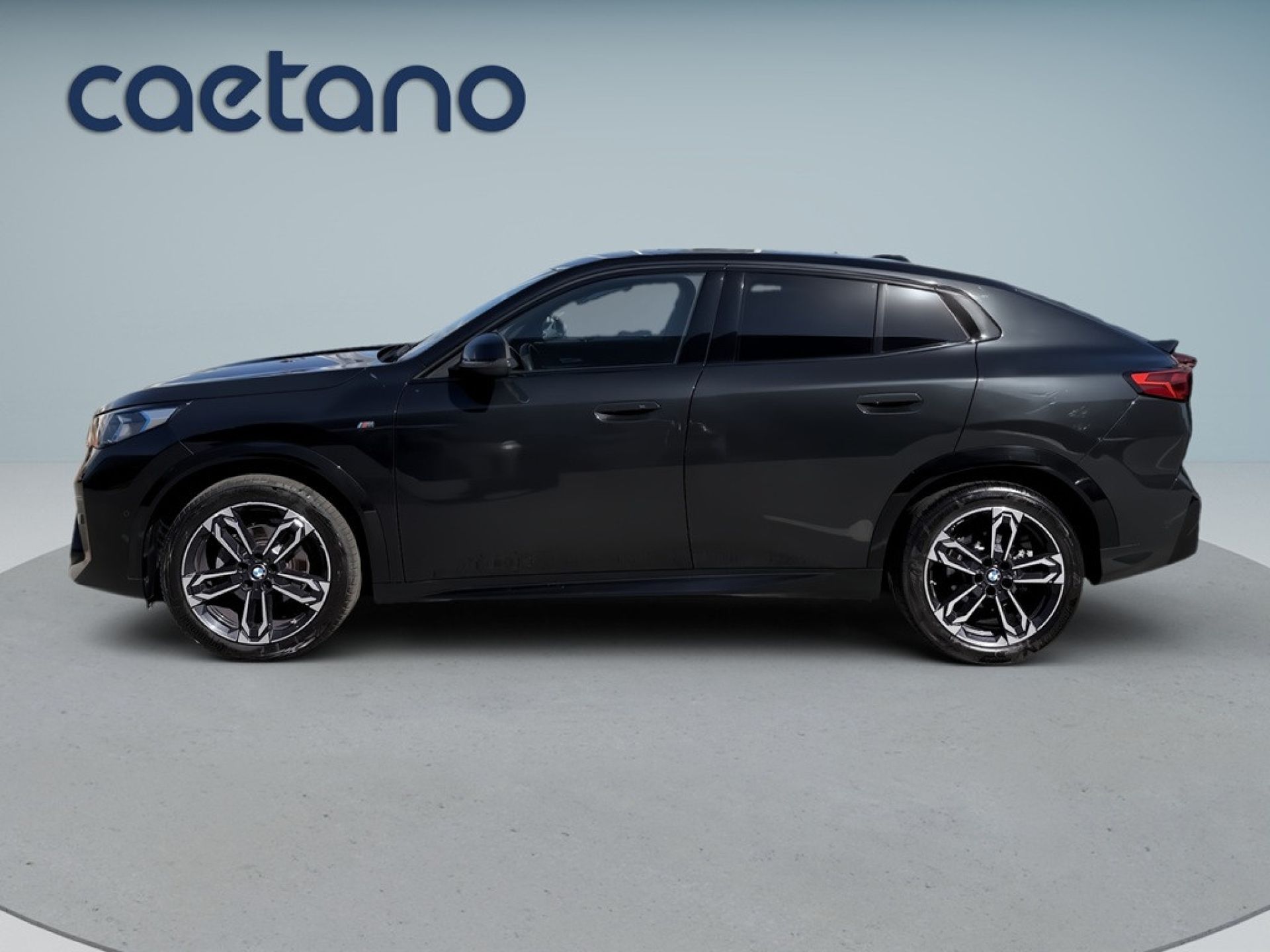 BMW X2 sDrive18d — photo 5