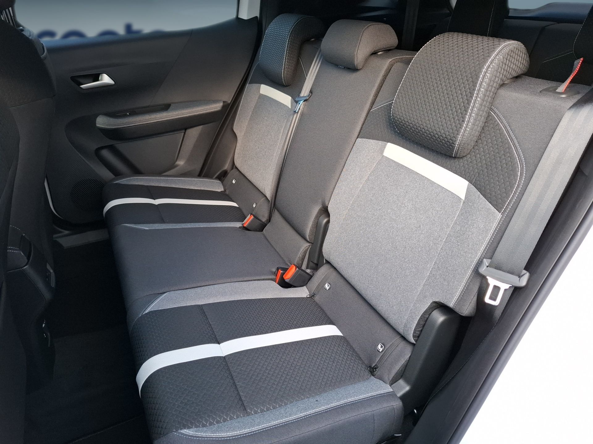 Opel Frontera Hybrid GS 1.2T 145cv CADC6 — photo 4