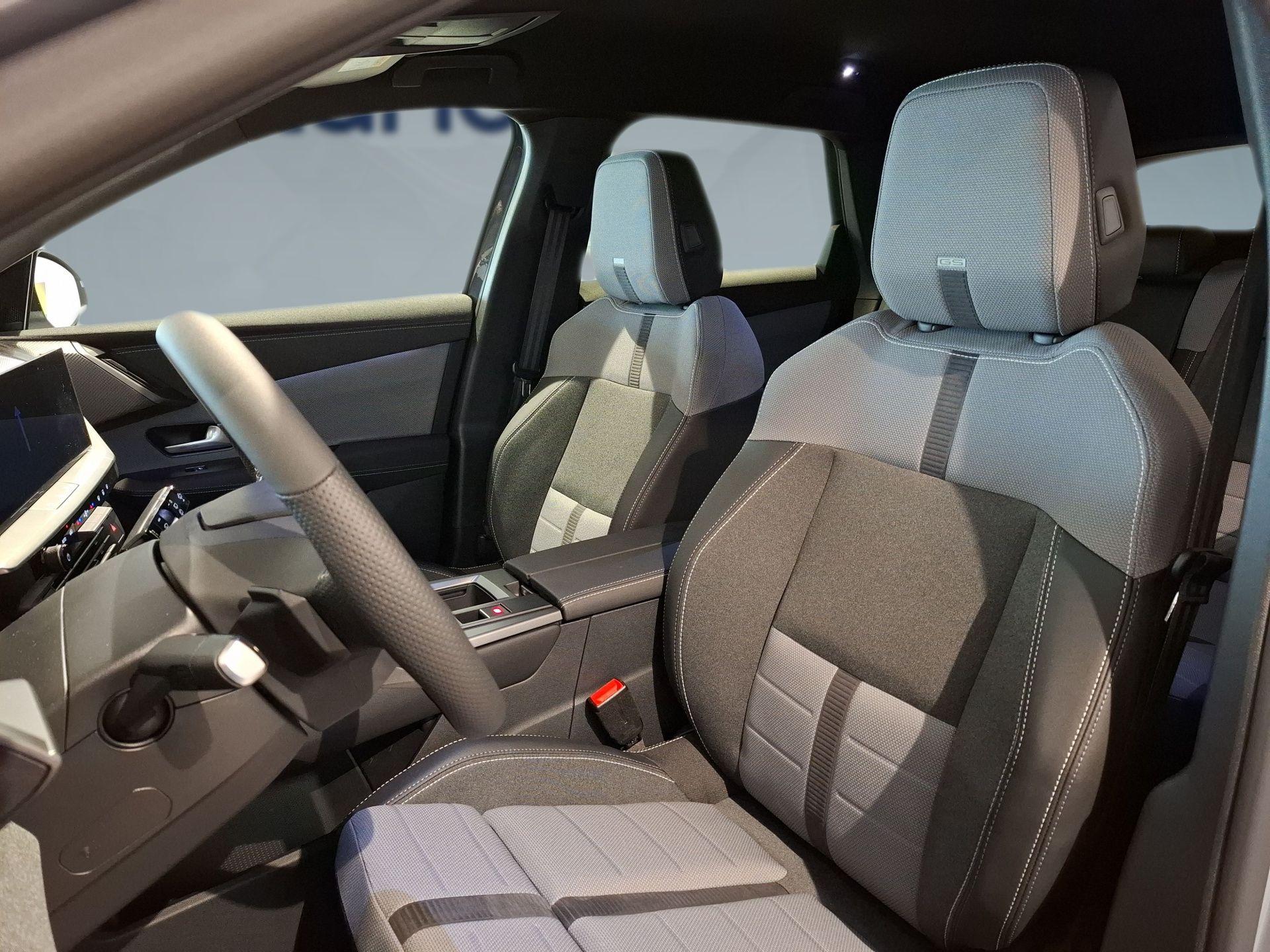Opel Grandland 1.6 PHEV 195cv GS e-DCT7 — photo 4