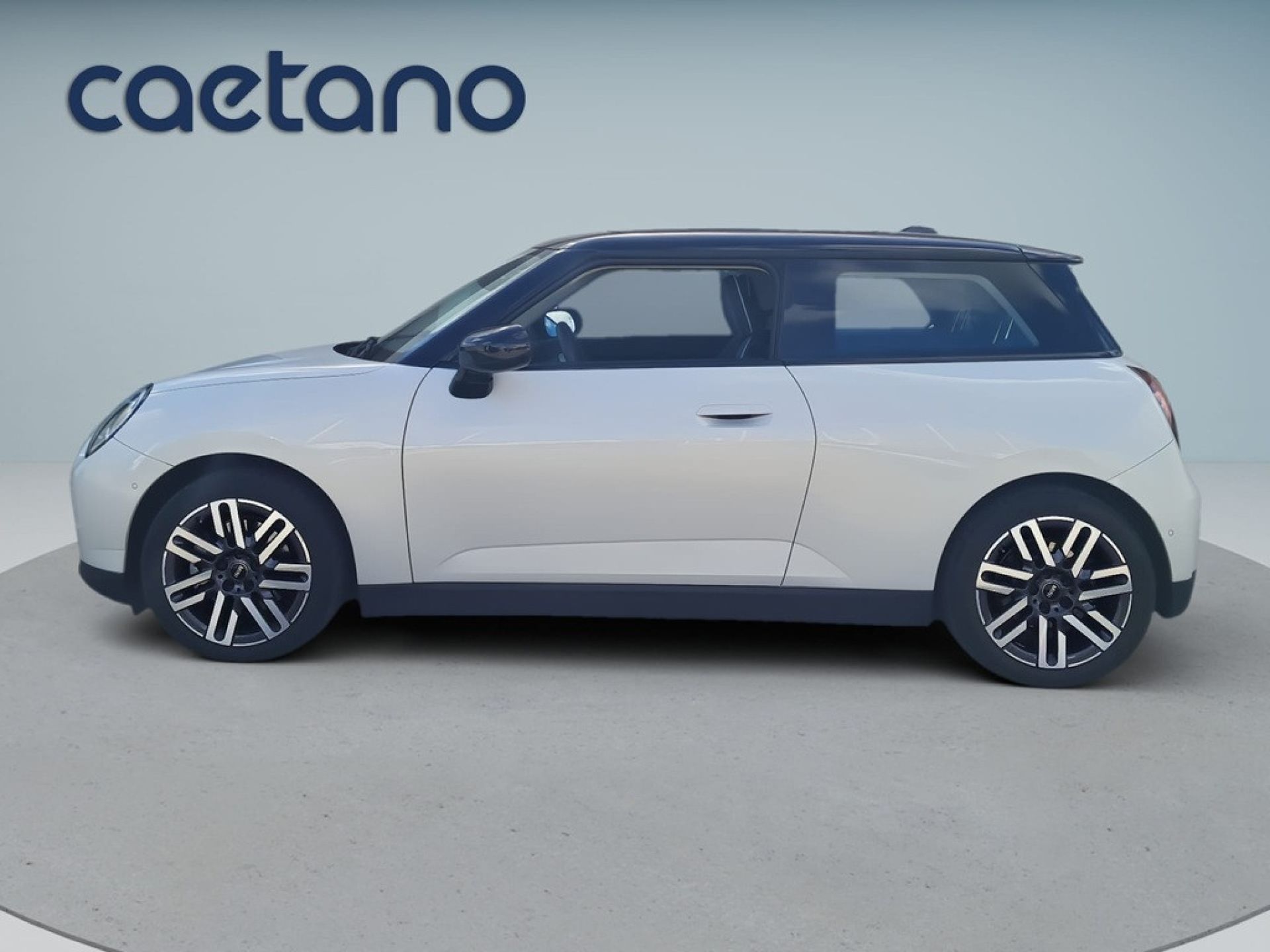 MINI Cooper E — photo 2