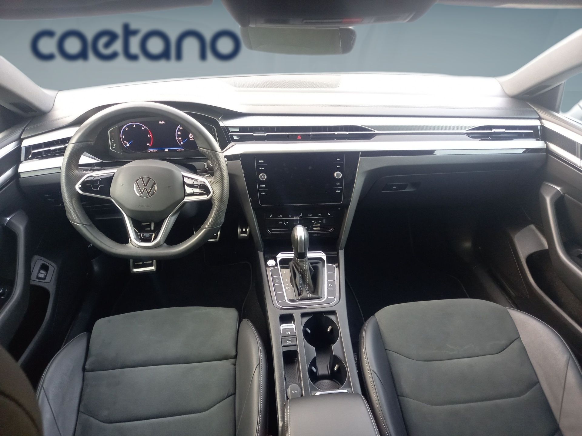 Volkswagen Arteon 2.0 TDI 150cv DSG R-Line SBrake — photo 3