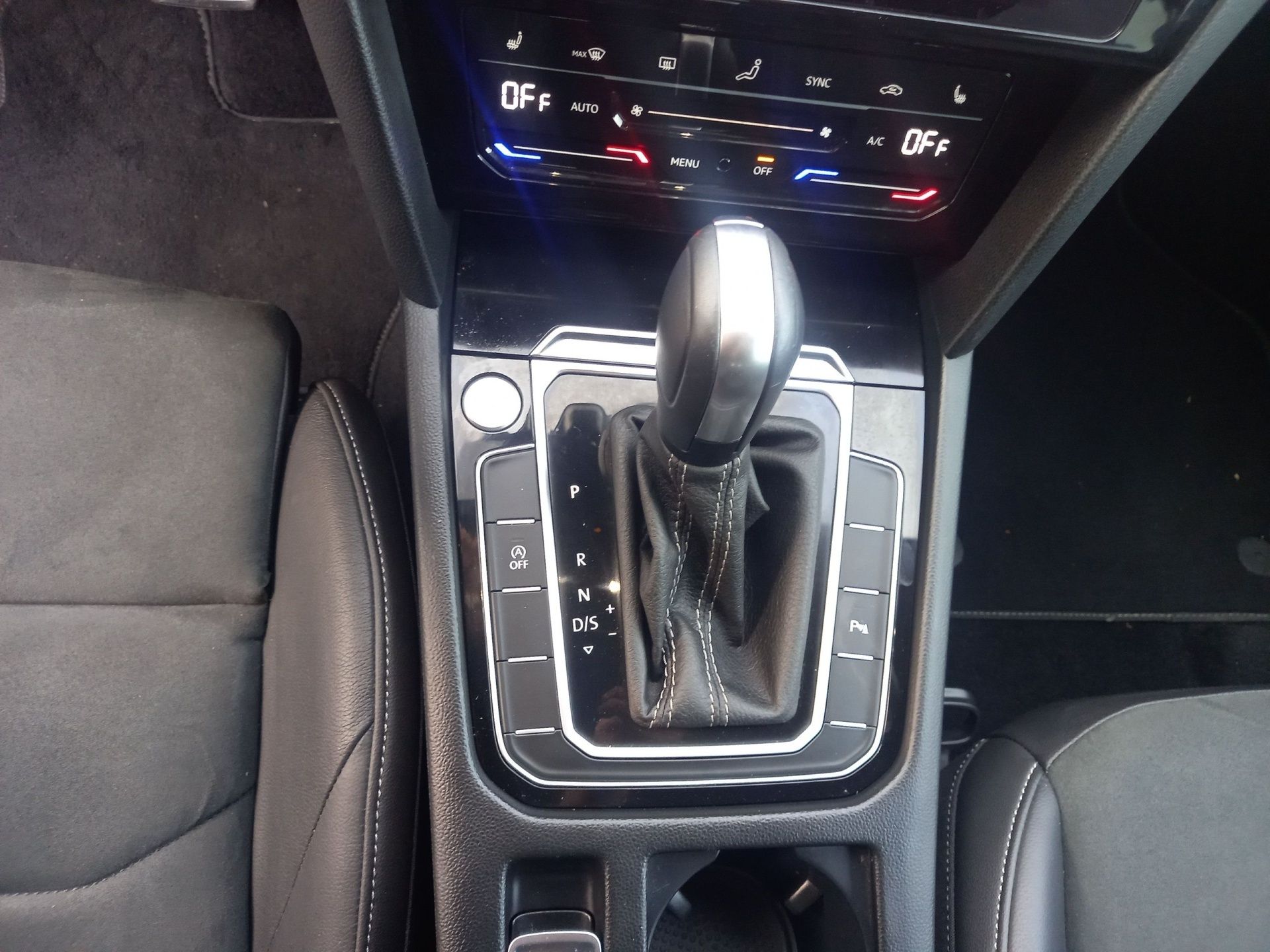 Volkswagen Arteon 2.0 TDI 150cv DSG R-Line SBrake — photo 5