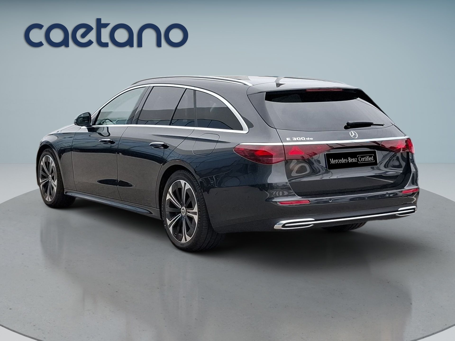 Mercedes-Benz Classe E 300 de Station com tecnologia híbrida EQ — photo 2