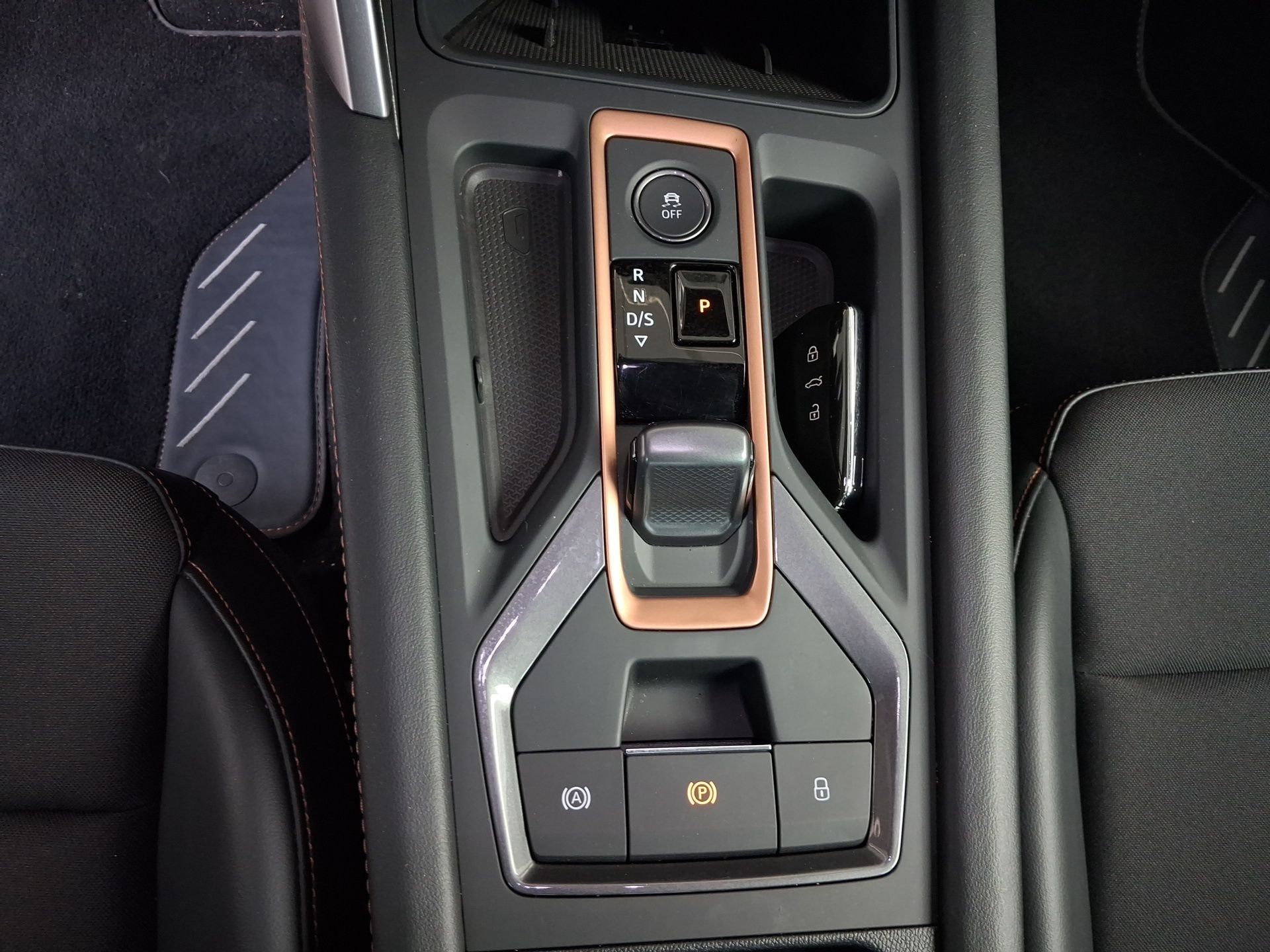 Cupra Formentor 2.0 TDI DSG — photo 3