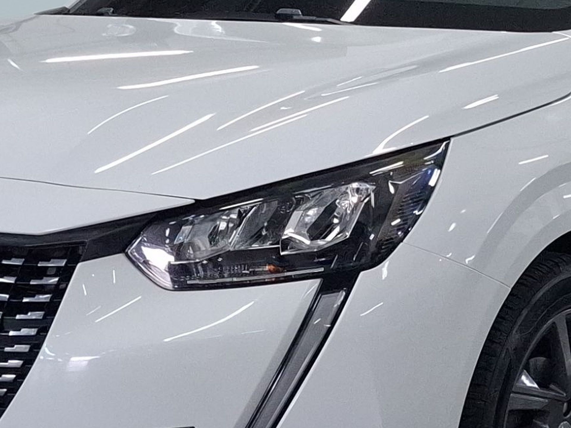 Peugeot 208 1.2 PureTech 75cv Active — photo 2