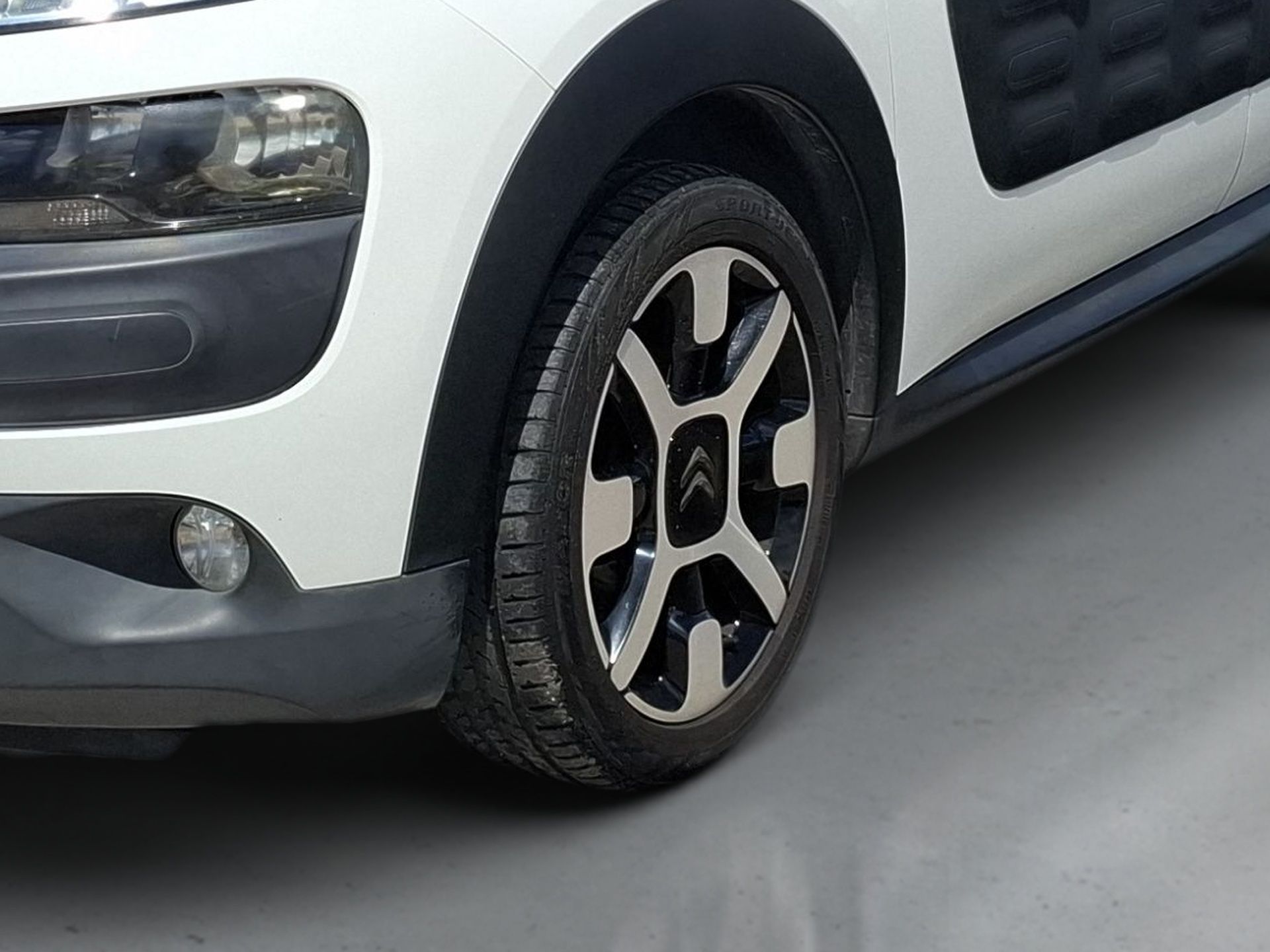 Citroën C4 Cactus 1.2 PureTech 82 Live — photo 4
