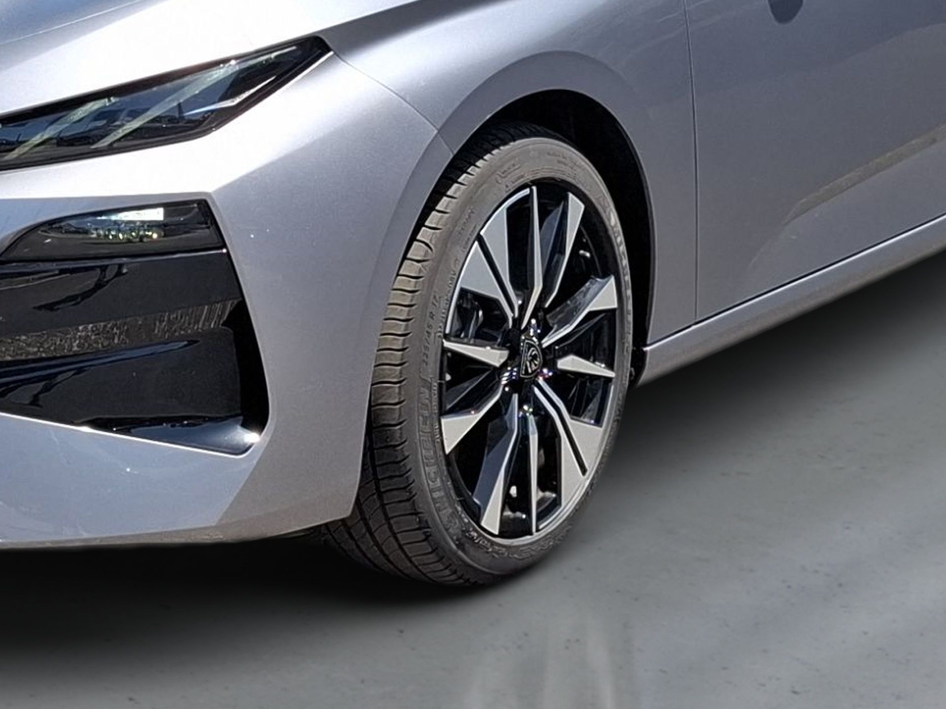 Peugeot 308 SW SW Allure 1.2 Hybrid 145cv e-DCS6 — photo 3