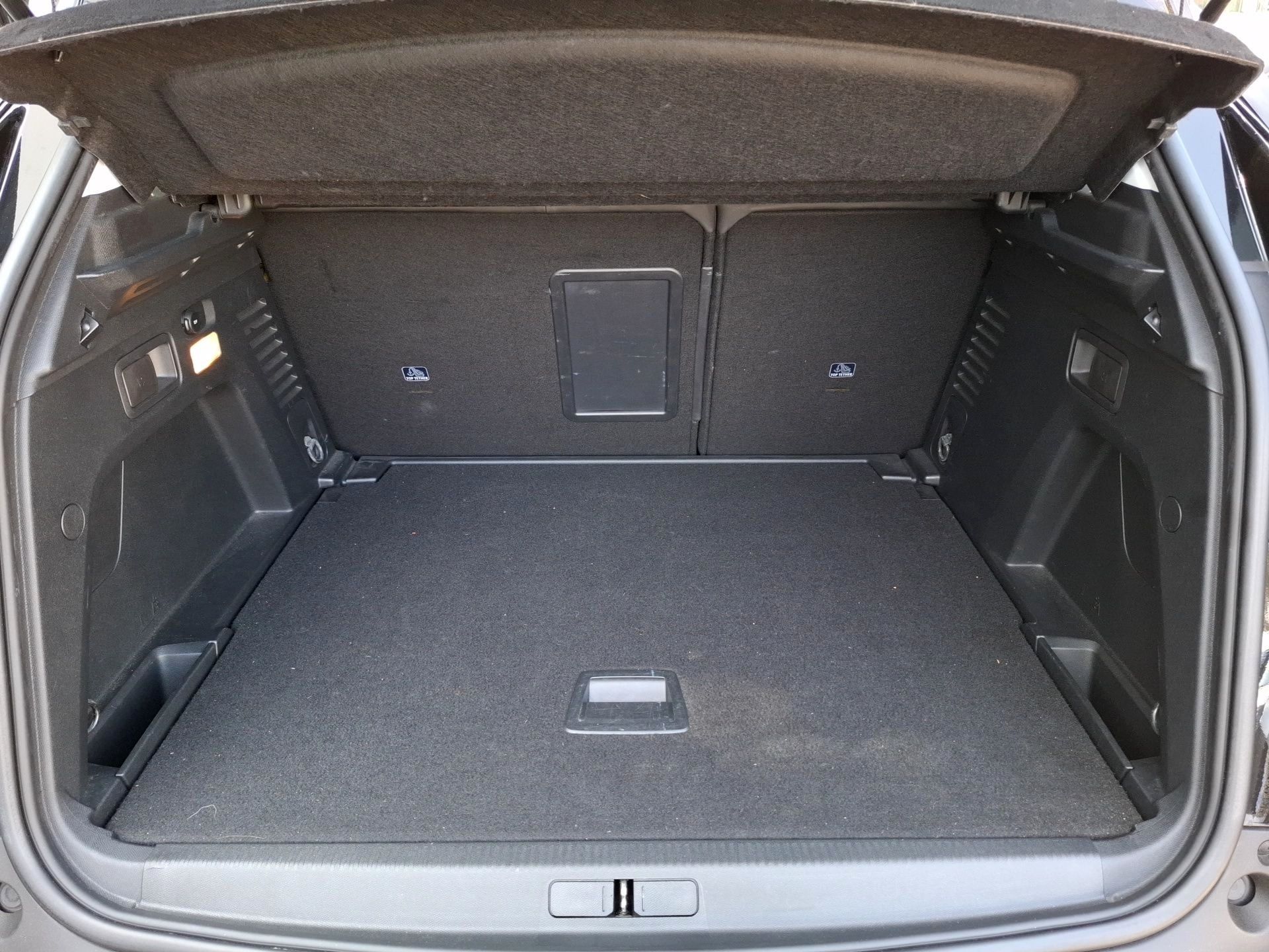 Peugeot 3008 Allure 1.2 PureTech 130cv EAT6 — photo 4