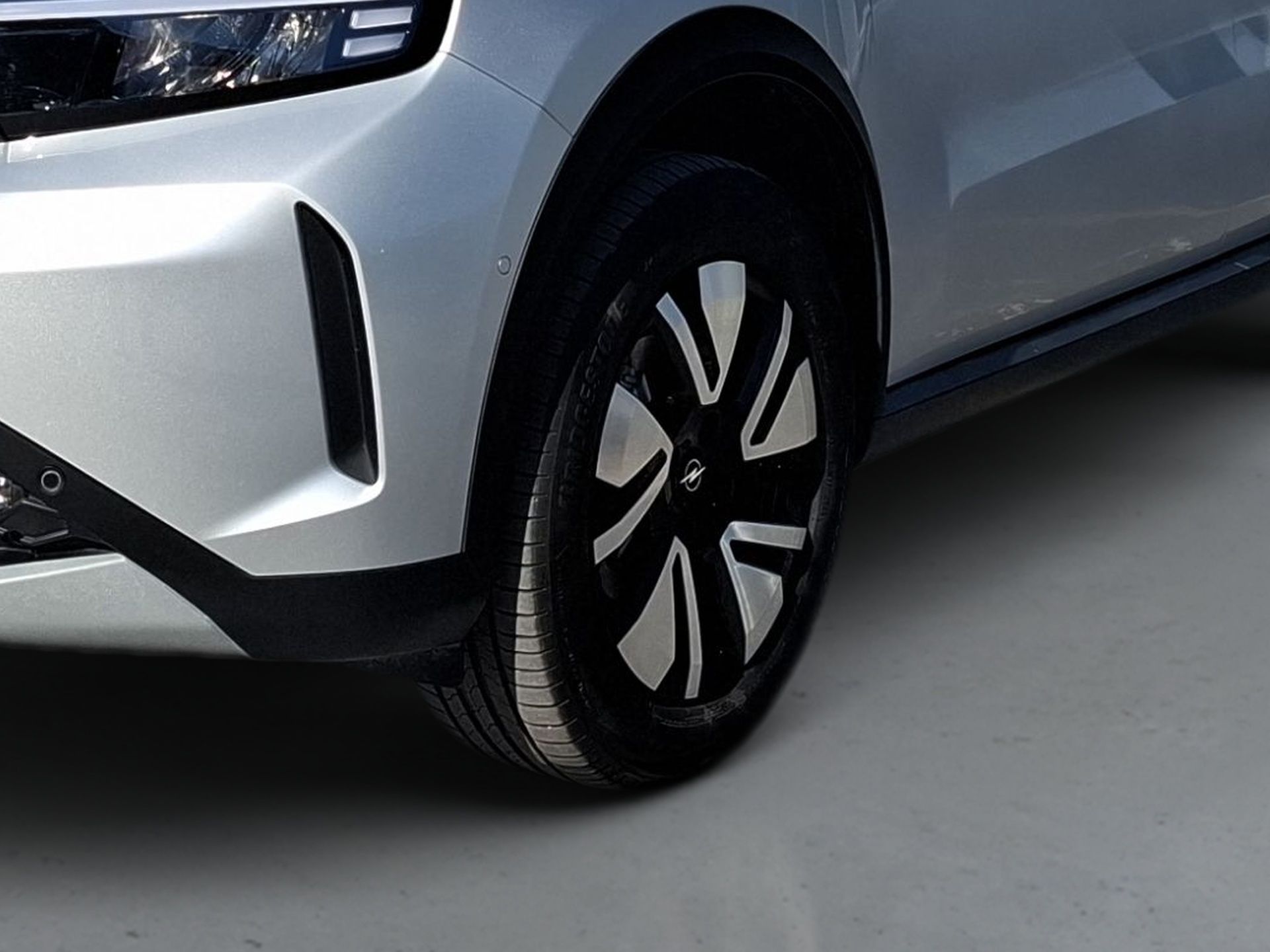 Opel Frontera Electric GS 83kW CA Bat. 44kWh — photo 2
