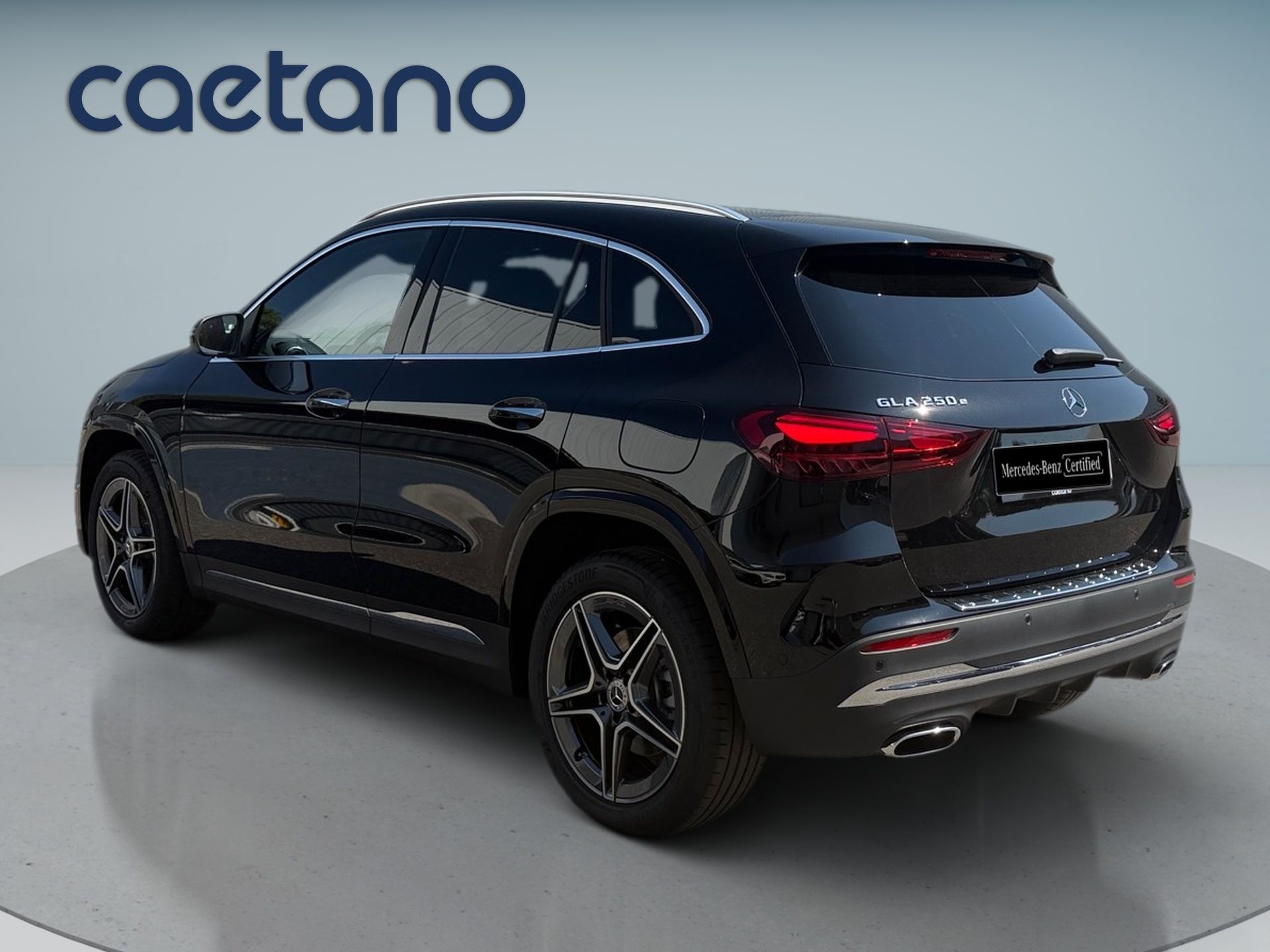 Mercedes-Benz GLA 250 e híbrido plug-in — photo 2