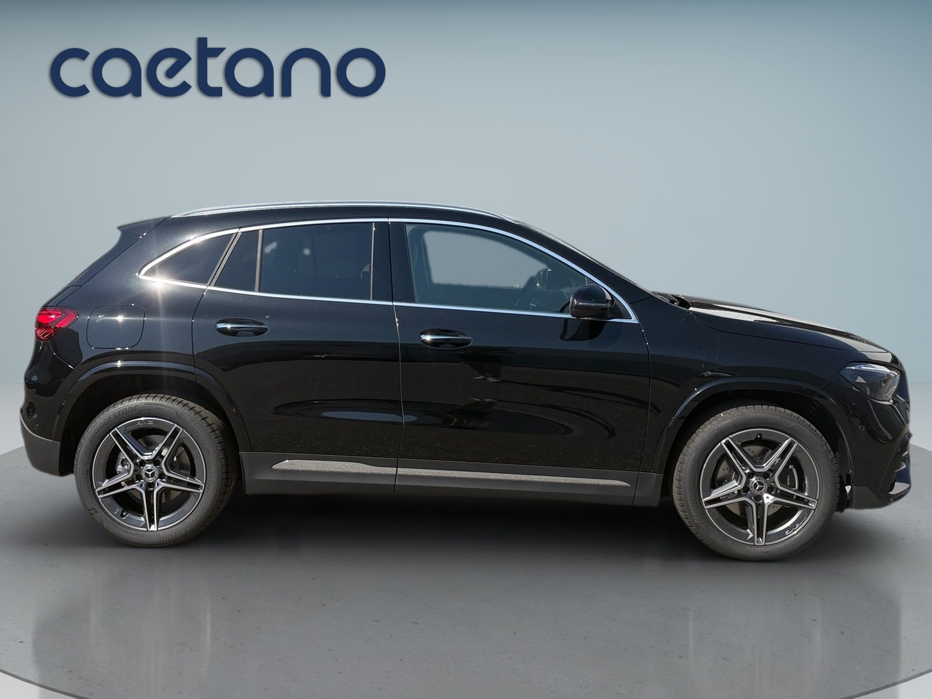 Mercedes-Benz GLA 250 e híbrido plug-in — photo 4