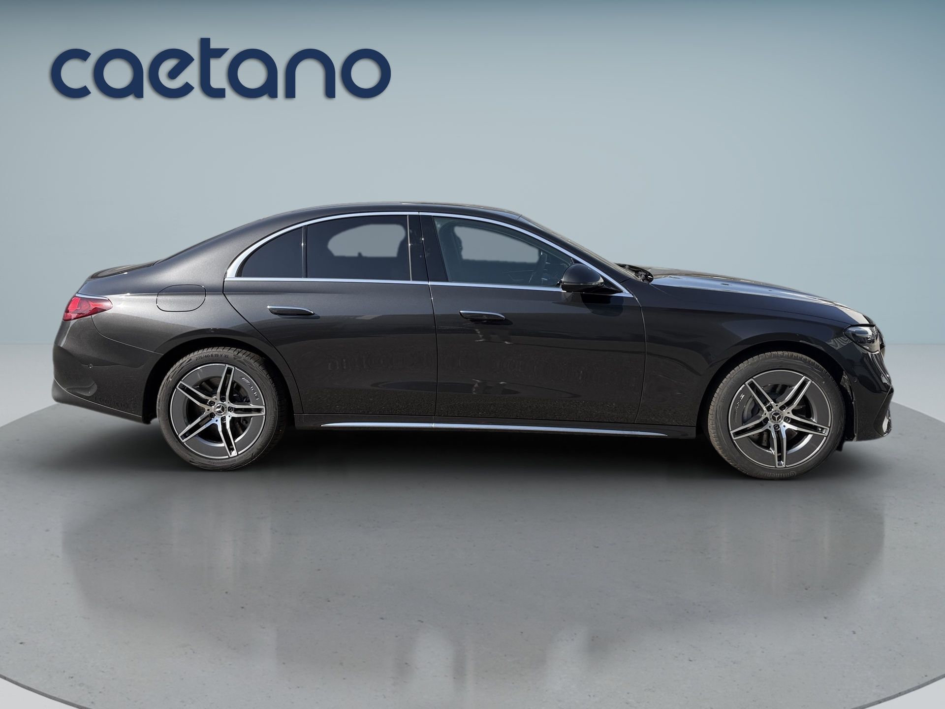 Mercedes-Benz Classe E 300 de Limousine com tecnologia híbrida EQ — photo 3