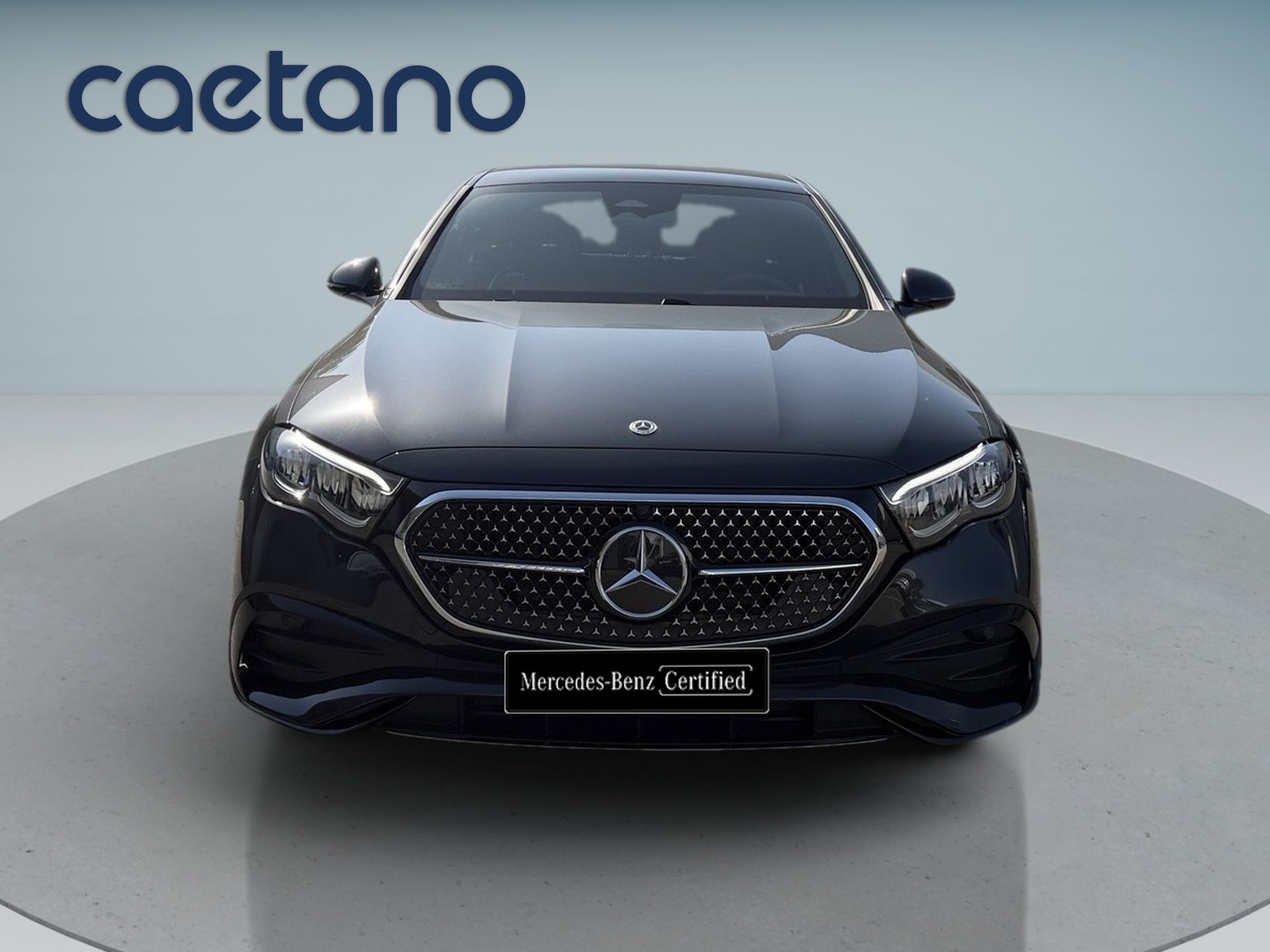 Mercedes-Benz Classe E 300 de Limousine com tecnologia híbrida EQ — photo 4
